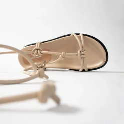 Beige Platte Sandalen Met Strikveters^Sacha Discount