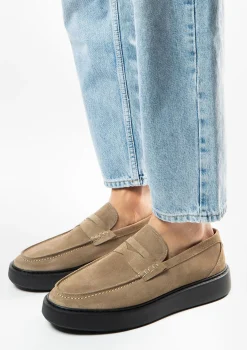 Beige Suede Penny Loafers Met Zwarte Zool^Sacha Fashion