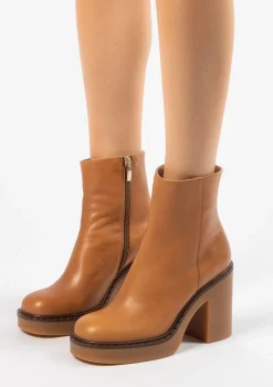 Cognac Enkellaarsjes Met Blokhak^Sacha Sale