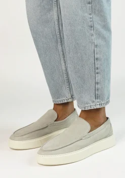 Lichtgrijze Suede Loafers Met Witte Zool^Sacha Hot