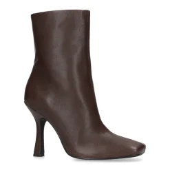 Queen Of Jetlags X Bruine Enkellaarsjes Met Hak^Sacha Hot