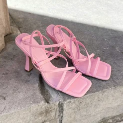 Roze Hak Sandalen Met Bandjes En Carre Neus^Sacha Store