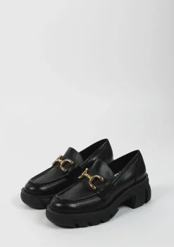 Zwarte Leren Chunky Loafers Met Goudkleurige Chain^Sacha New